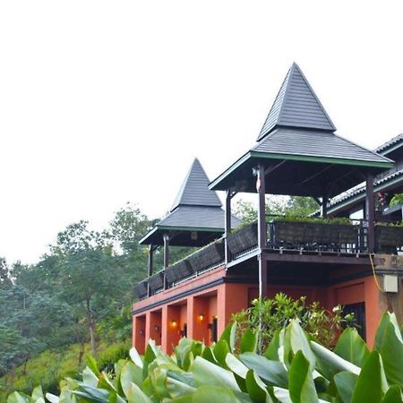 Thaton Hill Resort Mae Ai Buitenkant foto