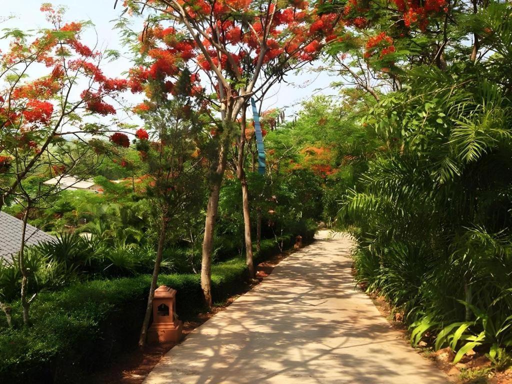 Thaton Hill Resort Mae Ai Buitenkant foto