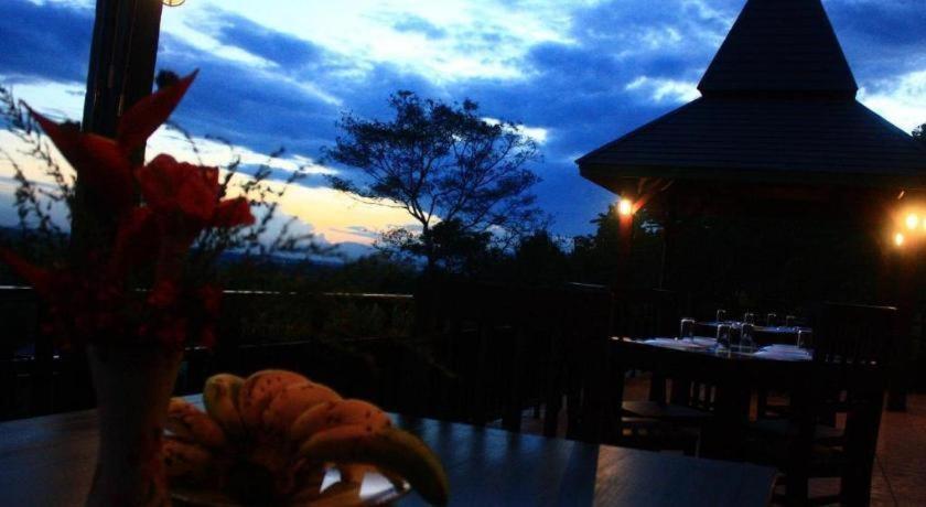 Thaton Hill Resort Mae Ai Buitenkant foto