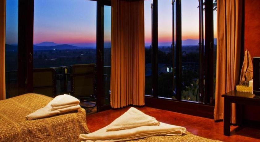 Thaton Hill Resort Mae Ai Buitenkant foto