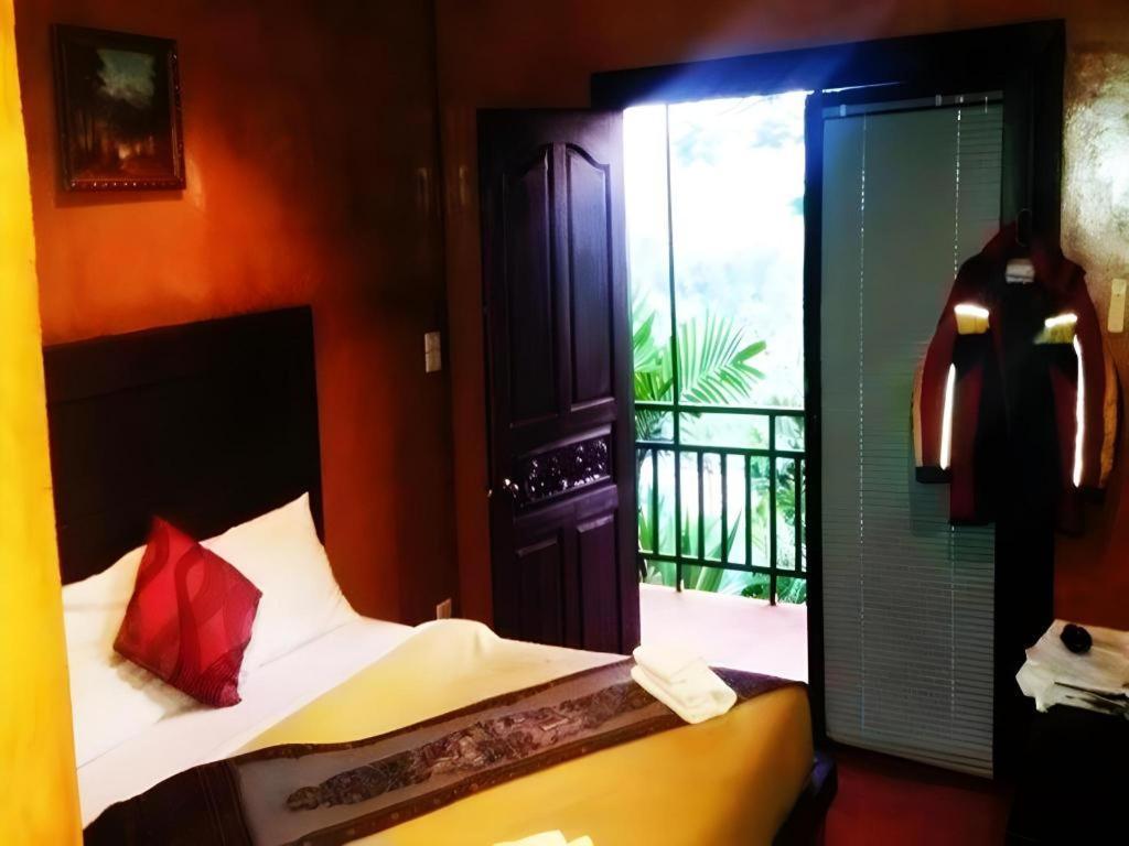 Thaton Hill Resort Mae Ai Buitenkant foto