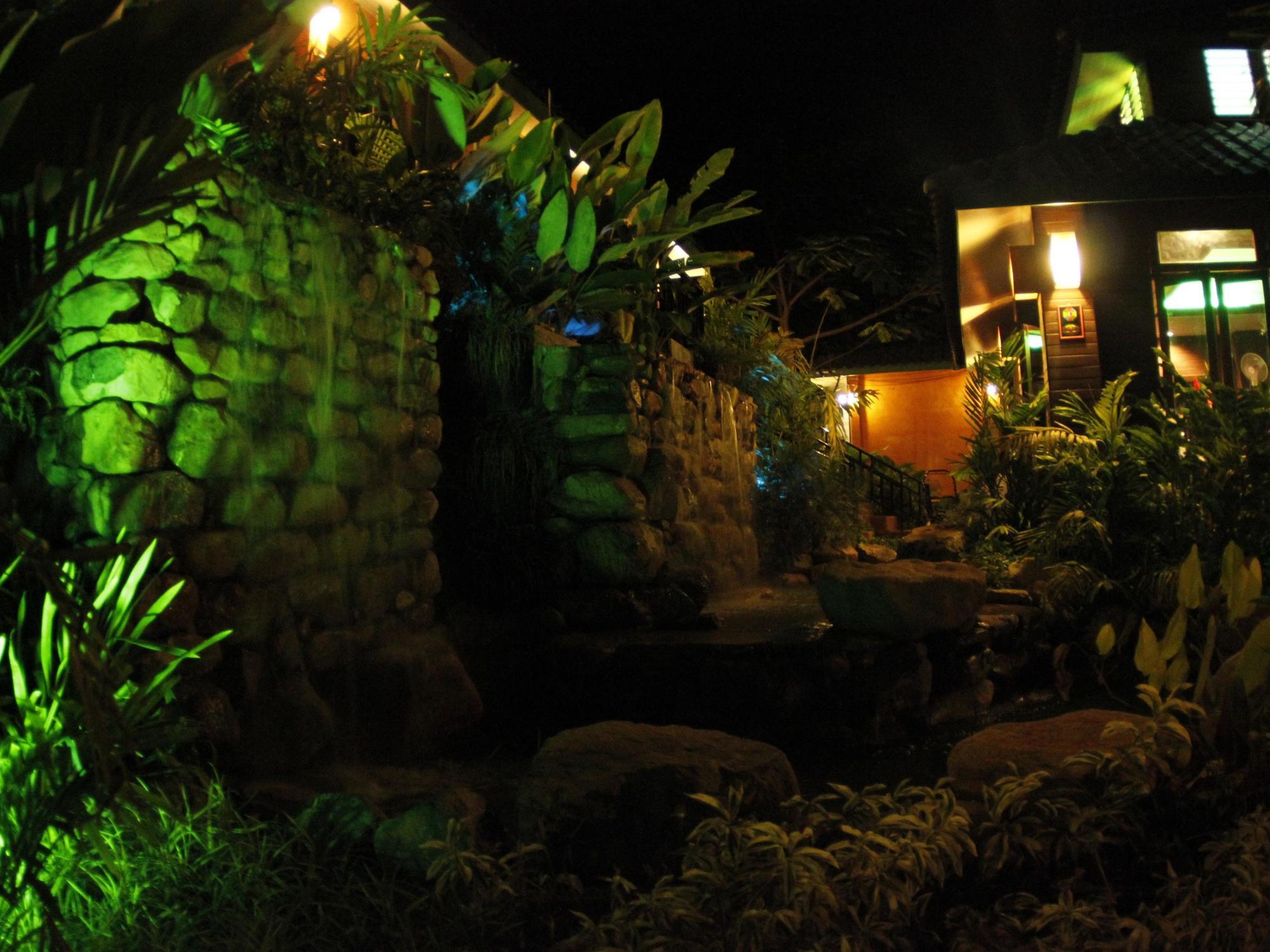 Thaton Hill Resort Mae Ai Buitenkant foto
