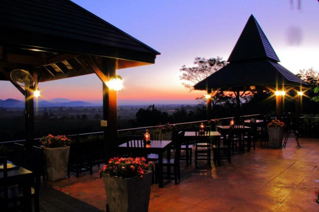 Thaton Hill Resort Mae Ai Buitenkant foto