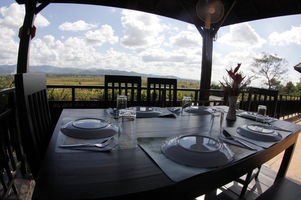 Thaton Hill Resort Mae Ai Buitenkant foto